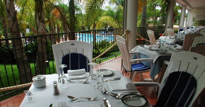 Ria Park Garden Hotel - Image 10