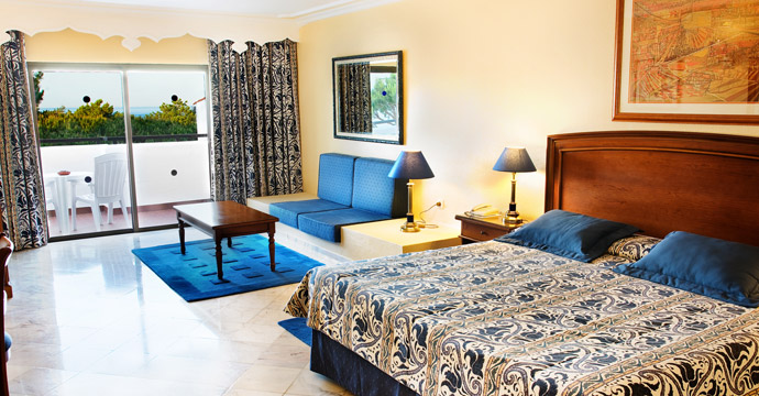 Ria Park Garden Hotel - Image 4