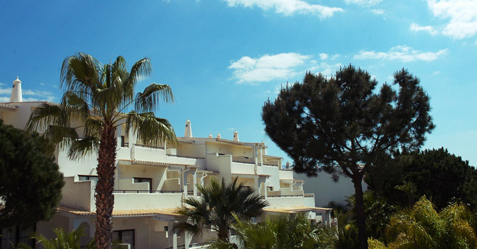 Ria Park Garden Hotel - Image 9