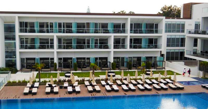 Yellow Lagos Meia Praia - Image 5