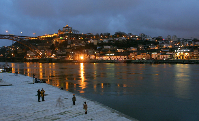 Tee Times Portugal Holidays - Oporto City View - D. Luis I Bridge & Douro River
