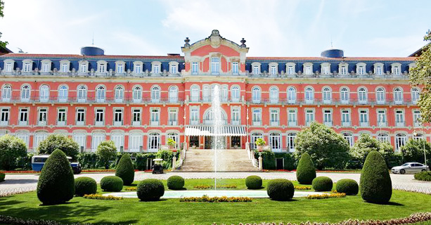 Vidago Palace Hotel. Incredible Autumn Golf Resort Offers.