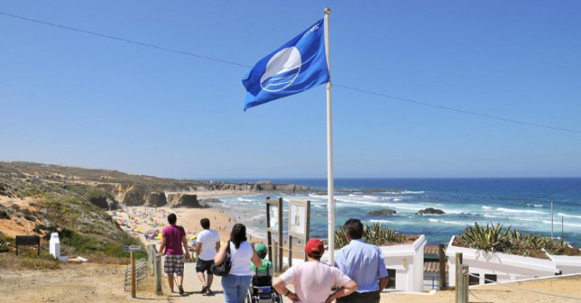 Algarve continues to be the Portuguese region with more blue flags, the European indication for beaches of Excellence