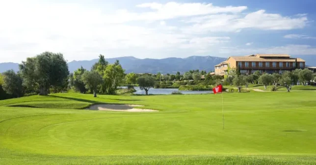 Peralada Golf Course. The Santander Golf Tour 2023 starts at Peralada golf course.