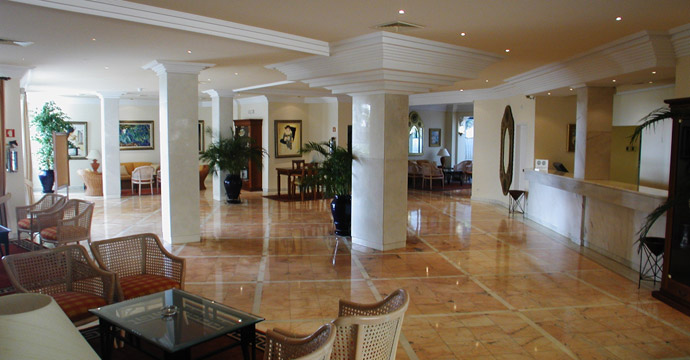 Ria Park Garden Hotel - Image 12