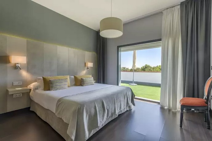 Spain golf holidays - Sevilla Green Suites - Photo 16