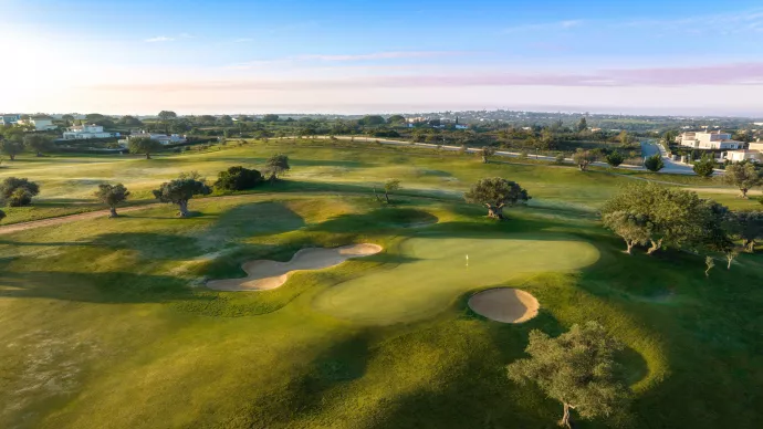 Portugal golf courses - Vale da Pinta Golf Course - Photo 4